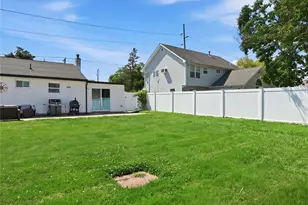 1363 Manatuck Blvd, Bay Shore, NY 11706 - Photo 25