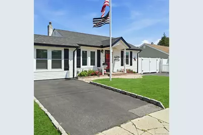 1363 Manatuck Boulevard, Bay Shore, NY 11706 - Photo 27