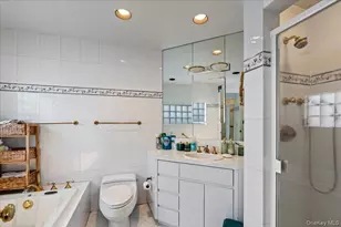 1321 Surrey Ln, Rockville Centre, NY 11570 - Photo 11