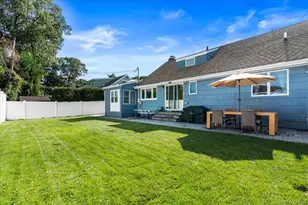 1321 Surrey Ln, Rockville Centre, NY 11570 - Photo 17