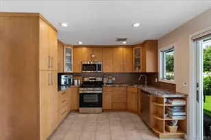 1321 Surrey Ln, Rockville Centre, NY 11570 - Photo 7
