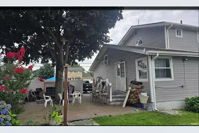 353 Barleau Street, Brentwood, NY 11717 - Photo 3