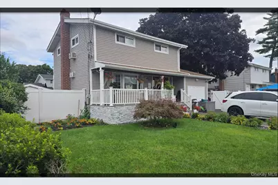 353 Barleau Street, Brentwood, NY 11717 - Photo 5