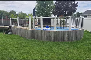 353 Barleau St, Brentwood, NY 11717 - Photo 11