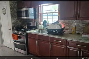353 Barleau St, Brentwood, NY 11717 - Photo 7