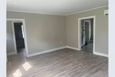 425 Landing Avenue, Smithtown, NY 11787 - Photo 3