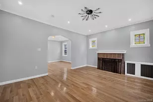 9445 243rd St, Floral Park, NY 11001 - Photo 3