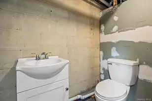 42 N Corona Ave, Valley Stream, NY 11580 - Photo 29