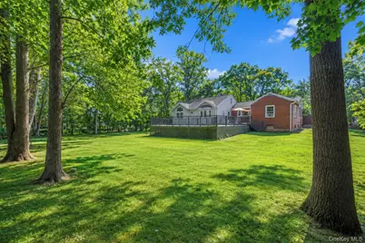 117 Hallock Road, Lake Grove, NY 11755 - Photo 41