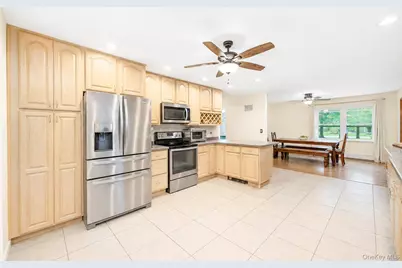 117 Hallock Road, Lake Grove, NY 11755 - Photo 19