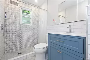 913 Merillon Ave, Westbury, NY 11590 - Photo 23