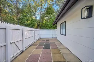 6 Amesworth Ct, Middle Island, NY 11953 - Photo 7
