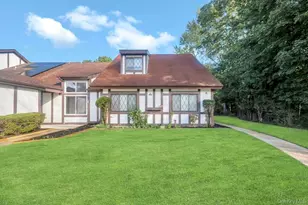 6 Amesworth Ct, Middle Island, NY 11953 - Photo 9
