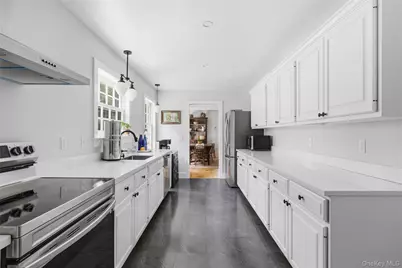 9 Aberdeen Lane, Southampton, NY 11968 - Photo 5