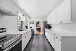 9 Aberdeen Ln, Southampton, NY 11968 - Photo 5