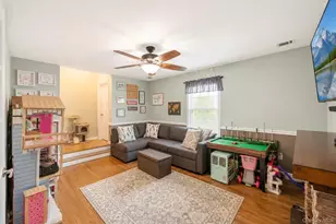 41 Miller Pl, Levittown, NY 11756 - Photo 11