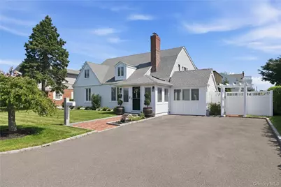 57 Girard Avenue, Bay Shore, NY 11706 - Photo 3