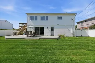 57 Girard Ave, Bay Shore, NY 11706 - Photo 35