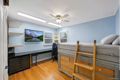 18 Cornell Lane, Hicksville, NY 11801 - Photo 15