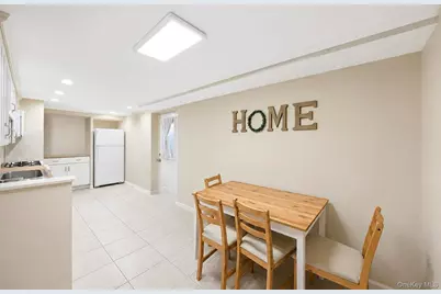 18 Cornell Lane, Hicksville, NY 11801 - Photo 27