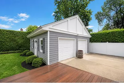 84 Twinlawns Avenue, Hicksville, NY 11801 - Photo 33