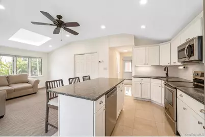 84 Twinlawns Avenue, Hicksville, NY 11801 - Photo 19