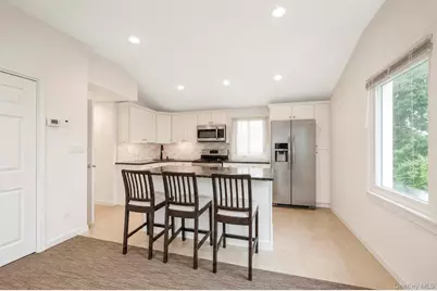 84 Twinlawns Avenue, Hicksville, NY 11801 - Photo 13