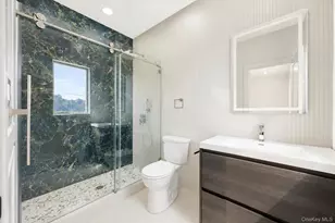 43 W Cabot Ln, Westbury, NY 11590 - Photo 31