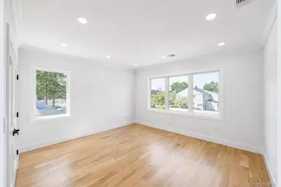 43 W Cabot Lane, Westbury, NY 11590 - Photo 19