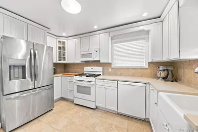 34 Keats Avenue, Hartsdale, NY 10530 - Photo 9