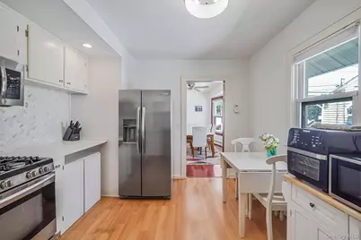 111 Liberty Avenue, Lindenhurst, NY 11757 - Photo 5