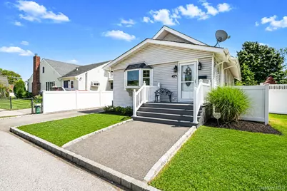 111 Liberty Avenue, Lindenhurst, NY 11757 - Photo 3