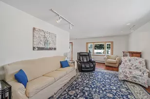 111 Liberty Ave, Lindenhurst, NY 11757 - Photo 11