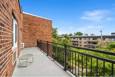 25 Chapel Place #3H, Great Neck, NY 11021 - Photo 17