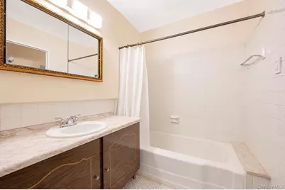 25 Chapel Place #3H, Great Neck, NY 11021 - Photo 15