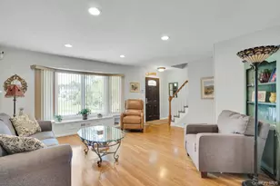 43 Genesee Dr, Commack, NY 11725 - Photo 9