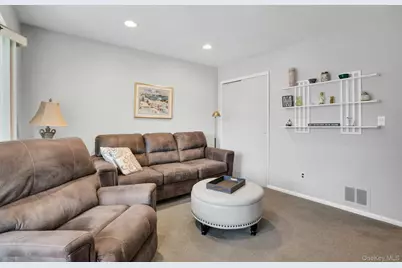 43 Genesee Drive, Commack, NY 11725 - Photo 21
