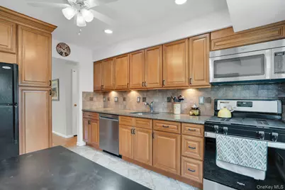 43 Genesee Drive, Commack, NY 11725 - Photo 15