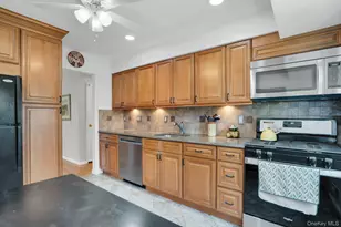 43 Genesee Dr, Commack, NY 11725 - Photo 15