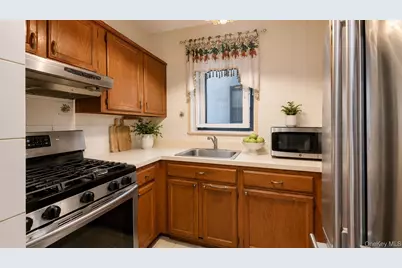 827 Fox Street #3A, Bronx, NY 10459 - Photo 5