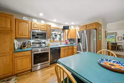 28 Winthrop Drive, Cortlandt Manor, NY 10567 - Photo 7