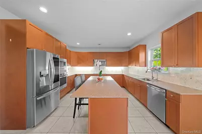 29 Hamlet Woods Drive, Saint James, NY 11780 - Photo 11