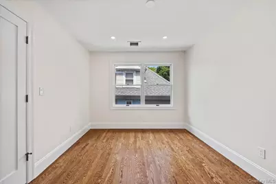 7 Wyanoke Street, White Plains, NY 10606 - Photo 23