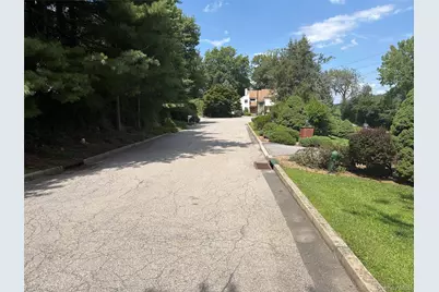 6 Raven Way, Pleasantville, NY 10570 - Photo 1