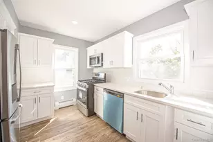 76 Amity St, Patchogue, NY 11772 - Photo 5