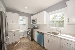 76 Amity St, Patchogue, NY 11772 - Photo 3