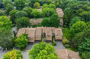 48 Wimbledon Dr, Roslyn, NY 11576 - Photo 29