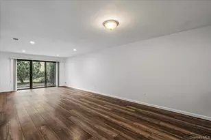 48 Wimbledon Dr, Roslyn, NY 11576 - Photo 9