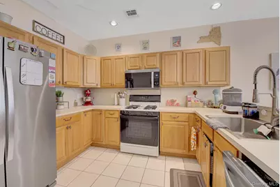 193 Windward Drive, Port Jefferson, NY 11777 - Photo 3