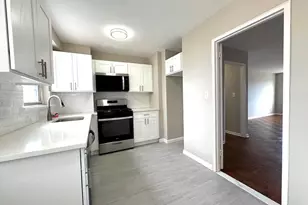 89-00 170th St, Jamaica, NY 11432 - Photo 9